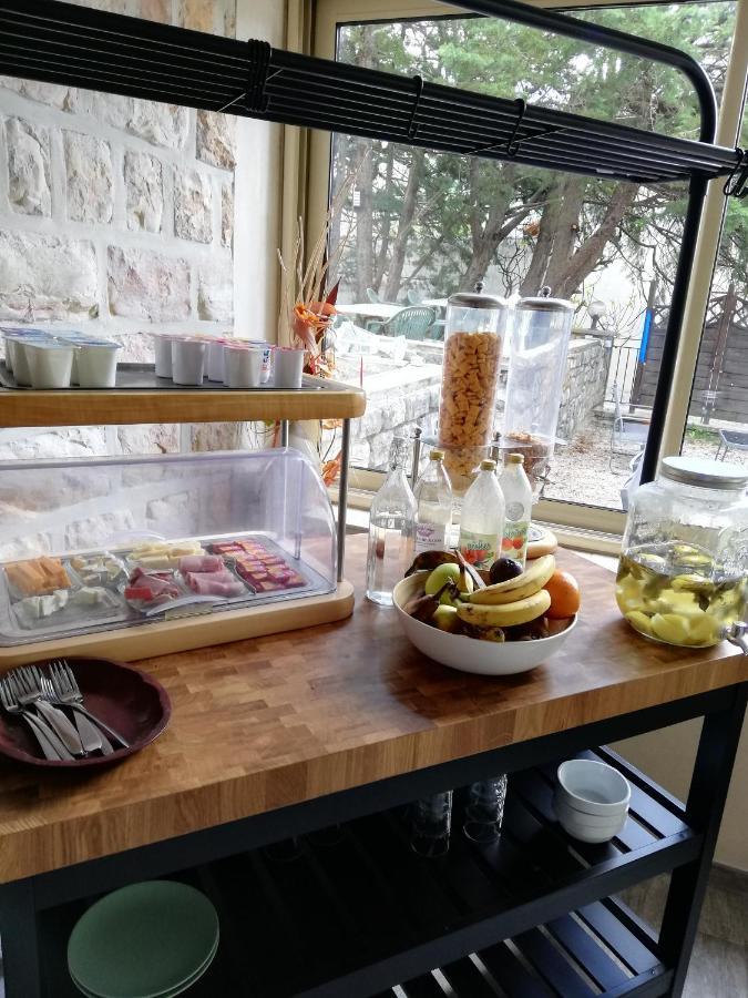 Logis Hotel & Restaurant Le Carnot Die Eksteriør bilde