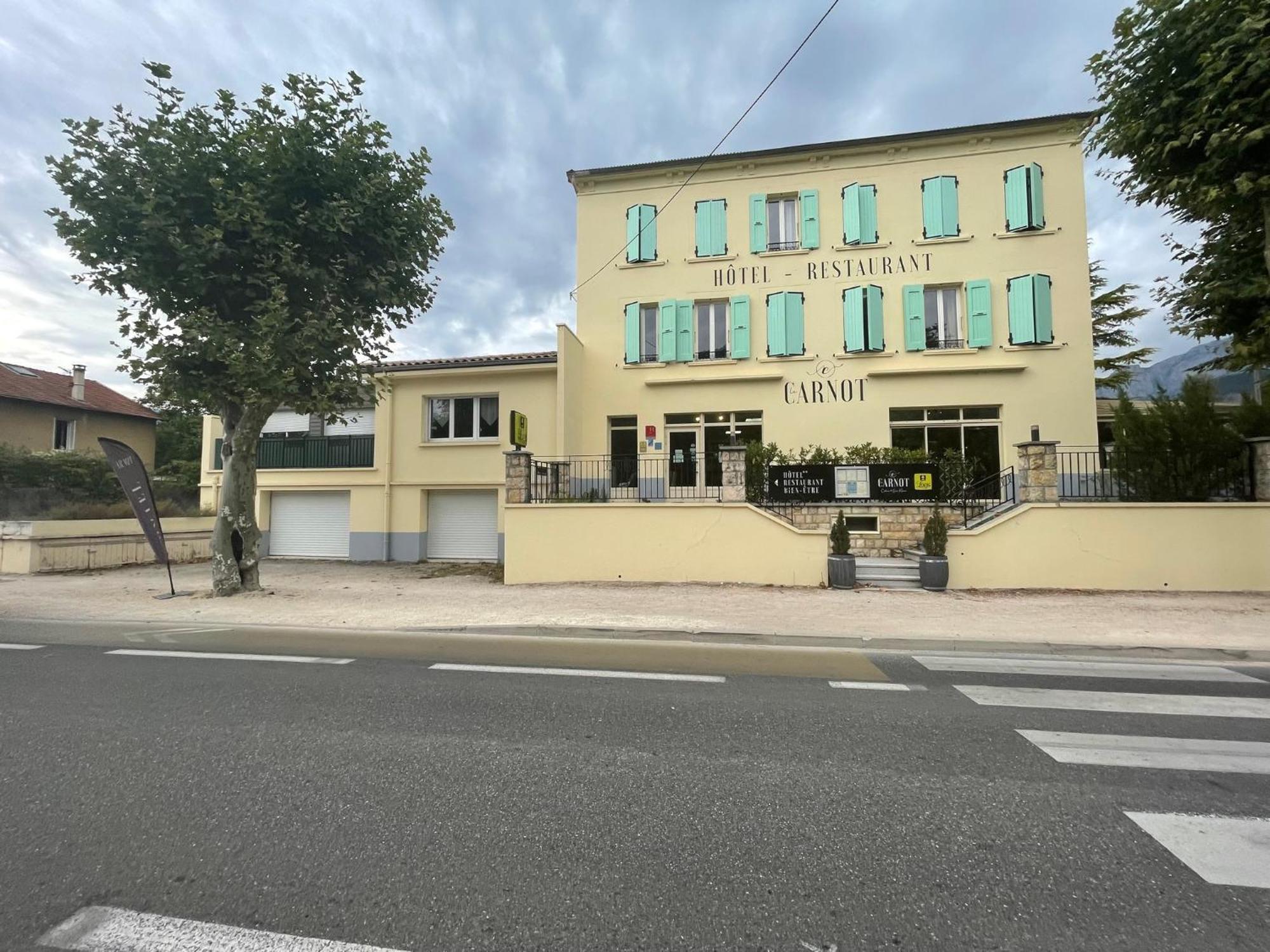 Logis Hotel & Restaurant Le Carnot Die Eksteriør bilde